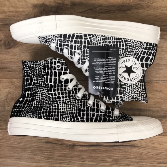 CONVERSE CTAS HIGH TOP BRAND NEW size junior 4 = size 6 women's.size5=size 7wome - Picture 14 of 15